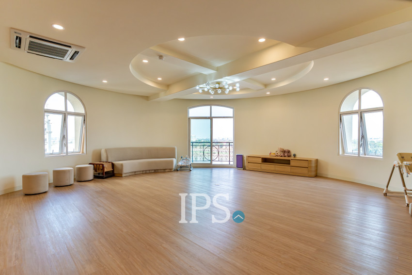 Renovated 5 Bedroom Apartment For Rent - Tonle Bassac, Phnom Penh