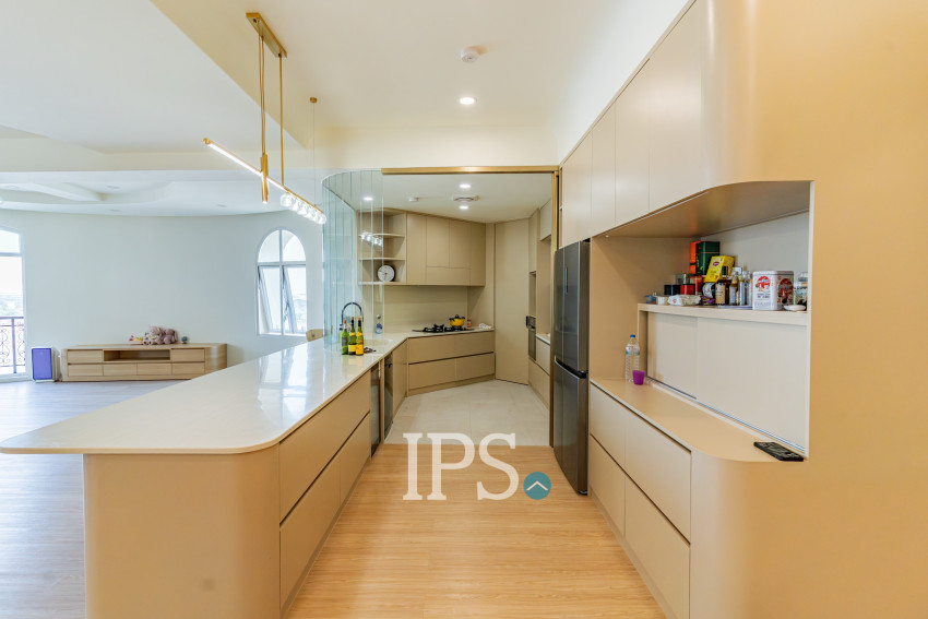 Renovated 5 Bedroom Apartment For Rent - Tonle Bassac, Phnom Penh
