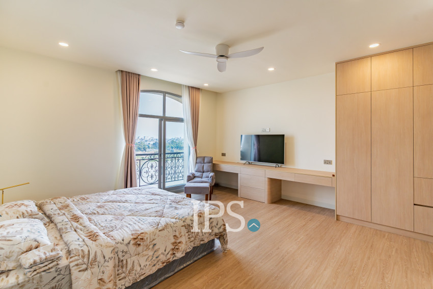 Renovated 5 Bedroom Apartment For Rent - Tonle Bassac, Phnom Penh