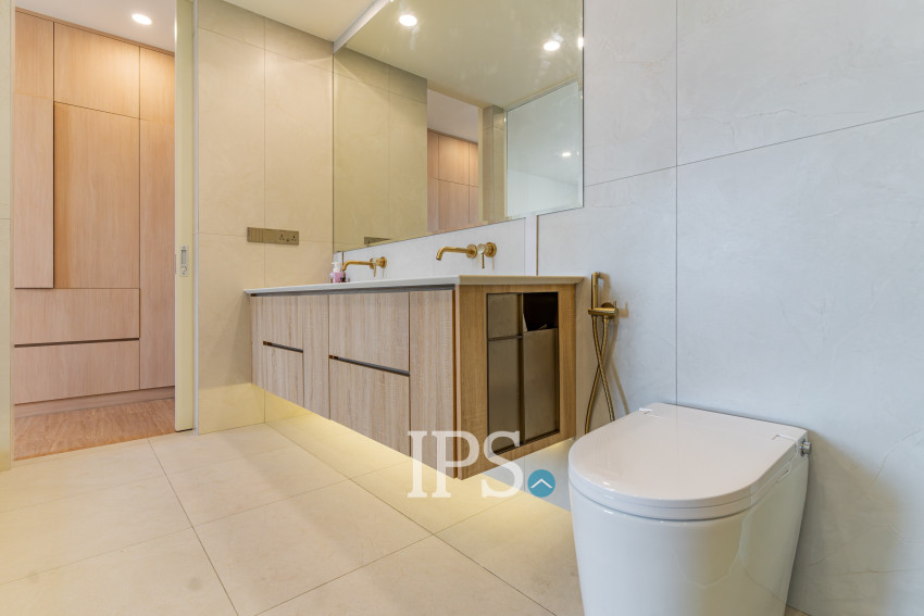 Renovated 5 Bedroom Apartment For Rent - Tonle Bassac, Phnom Penh