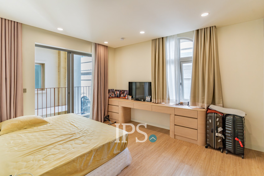 Renovated 5 Bedroom Apartment For Rent - Tonle Bassac, Phnom Penh