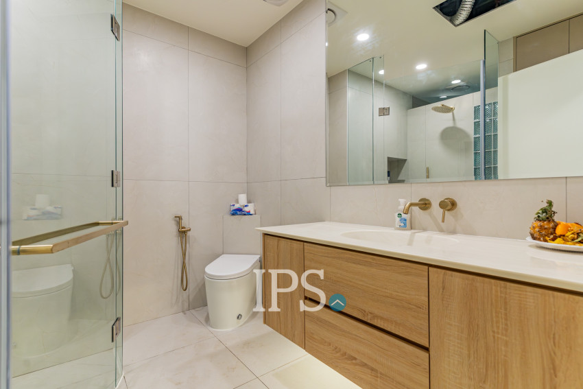 Renovated 5 Bedroom Apartment For Rent - Tonle Bassac, Phnom Penh