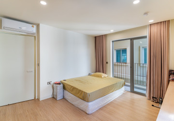 Renovated 5 Bedroom Apartment For Rent - Tonle Bassac, Phnom Penh thumbnail