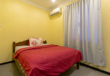 10 Bedroom House For Rent - Kandaek, Prasat Bakong, Siem Reap thumbnail