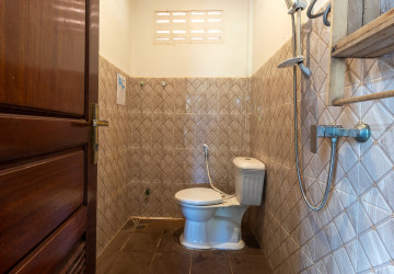 10 Bedroom House For Rent - Kandaek, Prasat Bakong, Siem Reap thumbnail