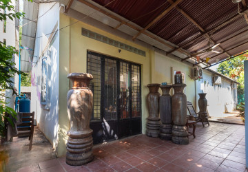 10 Bedroom House For Rent - Kandaek, Prasat Bakong, Siem Reap thumbnail