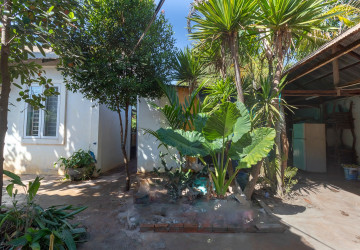 10 Bedroom House For Rent - Kandaek, Prasat Bakong, Siem Reap thumbnail