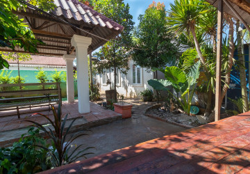 10 Bedroom House For Rent - Kandaek, Prasat Bakong, Siem Reap thumbnail