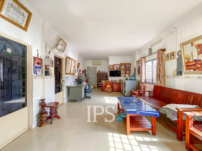 4 Bedroom House For Rent - Svay Dangkum, Siem Reap