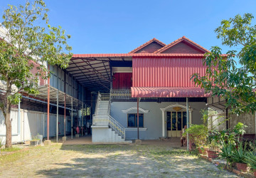4 Bedroom House For Rent - Svay Dangkum, Siem Reap thumbnail