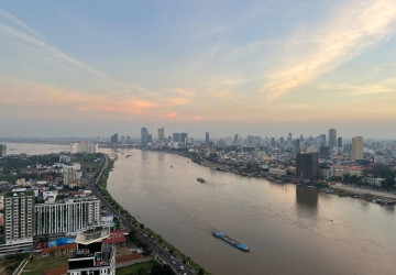 17th Floor Studio Room Condo For Rent - Wealth Mansion, Chroy Changvar, Phnom Penh thumbnail