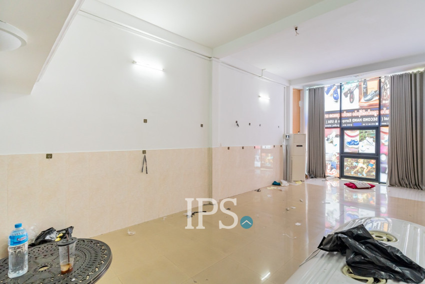 4 Bedroom Shophouse For Rent - Boeng Trabaek, Phnom Penh