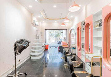 4 Bedroom Shophouse For Rent - Boeng Trabaek, Phnom Penh thumbnail