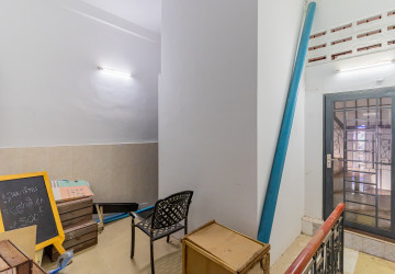 4 Bedroom Shophouse For Rent - Boeng Trabaek, Phnom Penh thumbnail