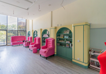 4 Bedroom Shophouse For Rent - Boeng Trabaek, Phnom Penh thumbnail