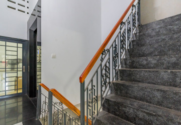 4 Bedroom Shophouse For Rent - Boeng Trabaek, Phnom Penh thumbnail