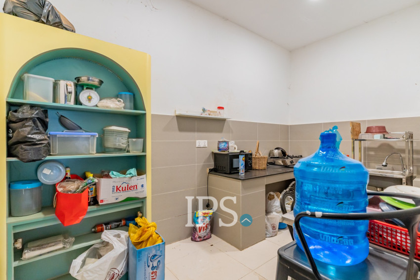 4 Bedroom Shophouse For Rent - Boeng Trabaek, Phnom Penh