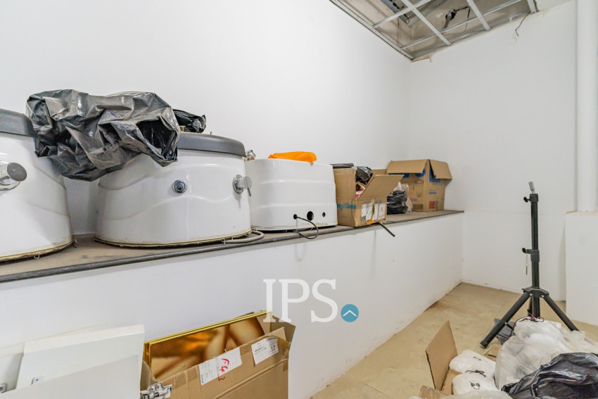 4 Bedroom Shophouse For Rent - Boeng Trabaek, Phnom Penh