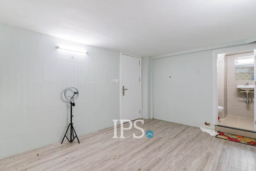 4 Bedroom Shophouse For Rent - Boeng Trabaek, Phnom Penh