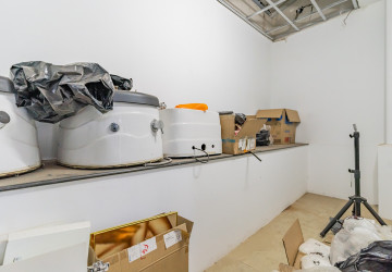 4 Bedroom Shophouse For Rent - Boeng Trabaek, Phnom Penh thumbnail