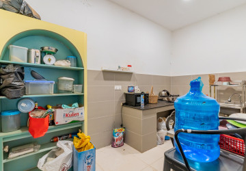 4 Bedroom Shophouse For Rent - Boeng Trabaek, Phnom Penh thumbnail