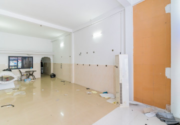 4 Bedroom Shophouse For Rent - Boeng Trabaek, Phnom Penh thumbnail