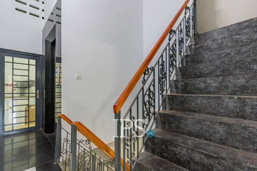 4 Bedroom Shophouse For Rent - Boeng Trabaek, Phnom Penh