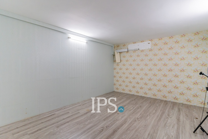 4 Bedroom Shophouse For Rent - Boeng Trabaek, Phnom Penh