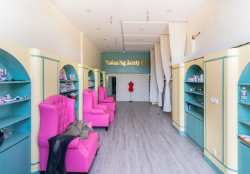 4 Bedroom Shophouse For Rent - Boeng Trabaek, Phnom Penh thumbnail