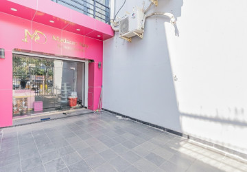4 Bedroom Shophouse For Rent - Boeng Trabaek, Phnom Penh thumbnail