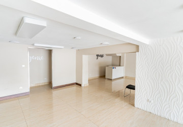 4 Bedroom Shophouse For Rent - Tonle Bassac, Phnom Penh thumbnail