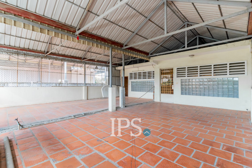 4 Bedroom Shophouse For Rent - Tonle Bassac, Phnom Penh