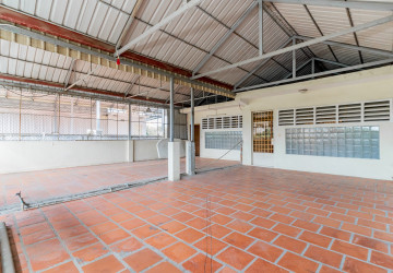 4 Bedroom Shophouse For Rent - Tonle Bassac, Phnom Penh thumbnail