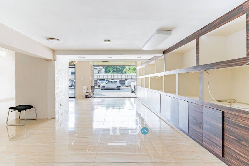 4 Bedroom Shophouse For Rent - Tonle Bassac, Phnom Penh