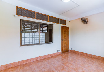 4 Bedroom Shophouse For Rent - Tonle Bassac, Phnom Penh thumbnail