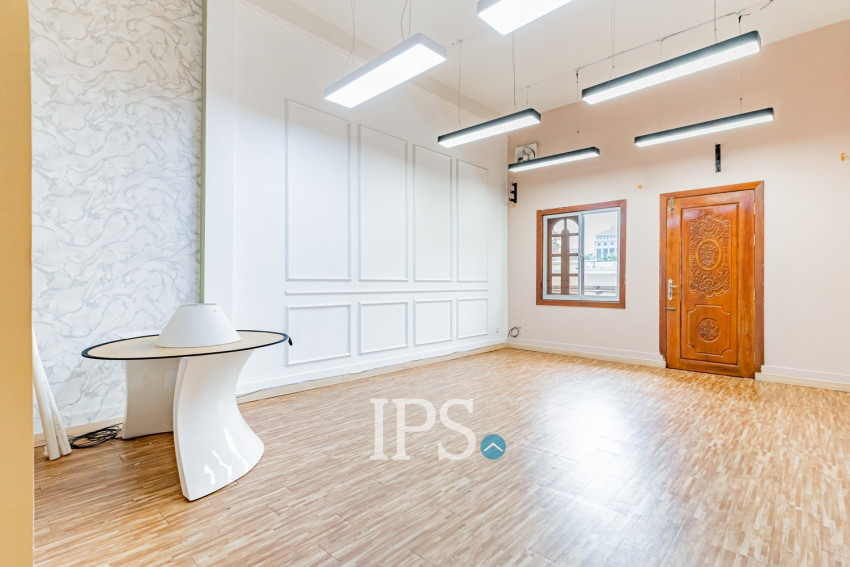 4 Bedroom Shophouse For Rent - Tonle Bassac, Phnom Penh