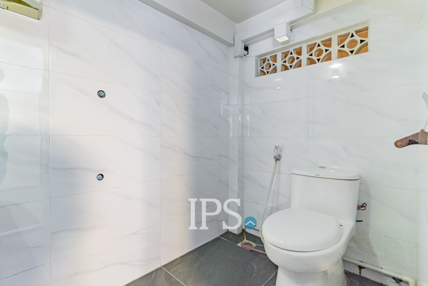 4 Bedroom Shophouse For Rent - Tonle Bassac, Phnom Penh