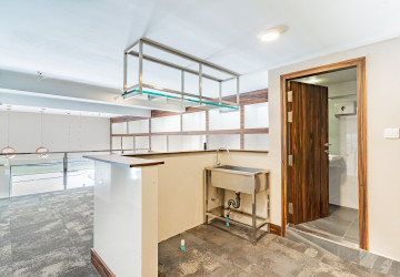 4 Bedroom Shophouse For Rent - Tonle Bassac, Phnom Penh thumbnail