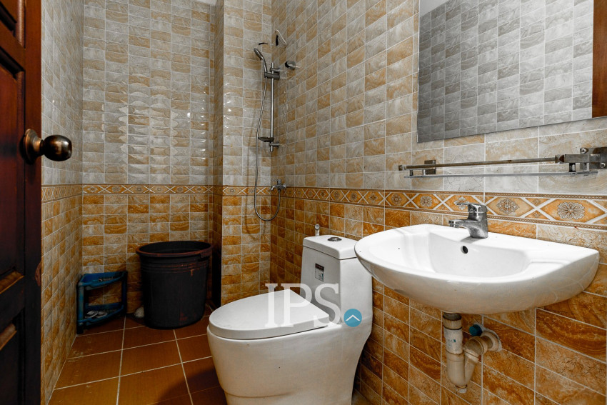 6 Bedroom Shophouse For Sale - Svay Dangkum, Siem Reap