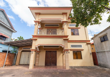 4 Bedroom House For Rent - Svay Dangkum, Siem Reap thumbnail