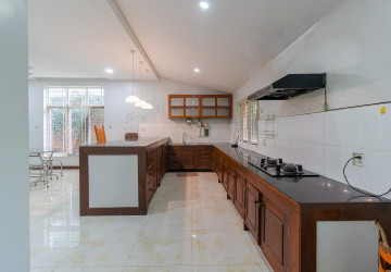 6 Bedroom House For Rent - Sala Kamreuk, Siem Reap thumbnail