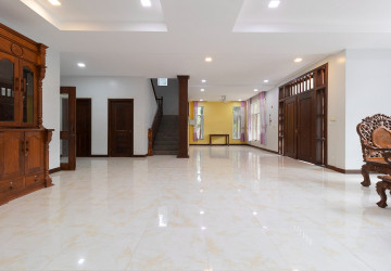 6 Bedroom House For Rent - Sala Kamreuk, Siem Reap thumbnail