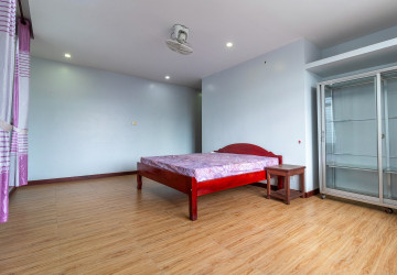 6 Bedroom House For Rent - Sala Kamreuk, Siem Reap thumbnail