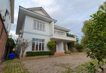 6 Bedroom House For Rent - Sala Kamreuk, Siem Reap thumbnail
