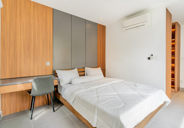 3 Bedroom Serviced Apartment For Rent - Tonle Bassac, Phnom Penh thumbnail