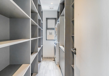 3 Bedroom Serviced Apartment For Rent - Tonle Bassac, Phnom Penh thumbnail