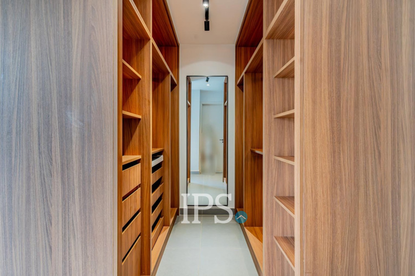 3 Bedroom Serviced Apartment For Rent - Tonle Bassac, Phnom Penh