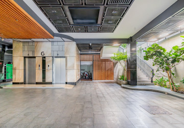 3 Bedroom Serviced Apartment For Rent - Tonle Bassac, Phnom Penh thumbnail