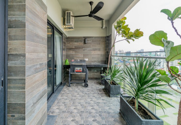 3 Bedroom Serviced Apartment For Rent - Tonle Bassac, Phnom Penh thumbnail