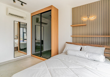 3 Bedroom Serviced Apartment For Rent - Tonle Bassac, Phnom Penh thumbnail